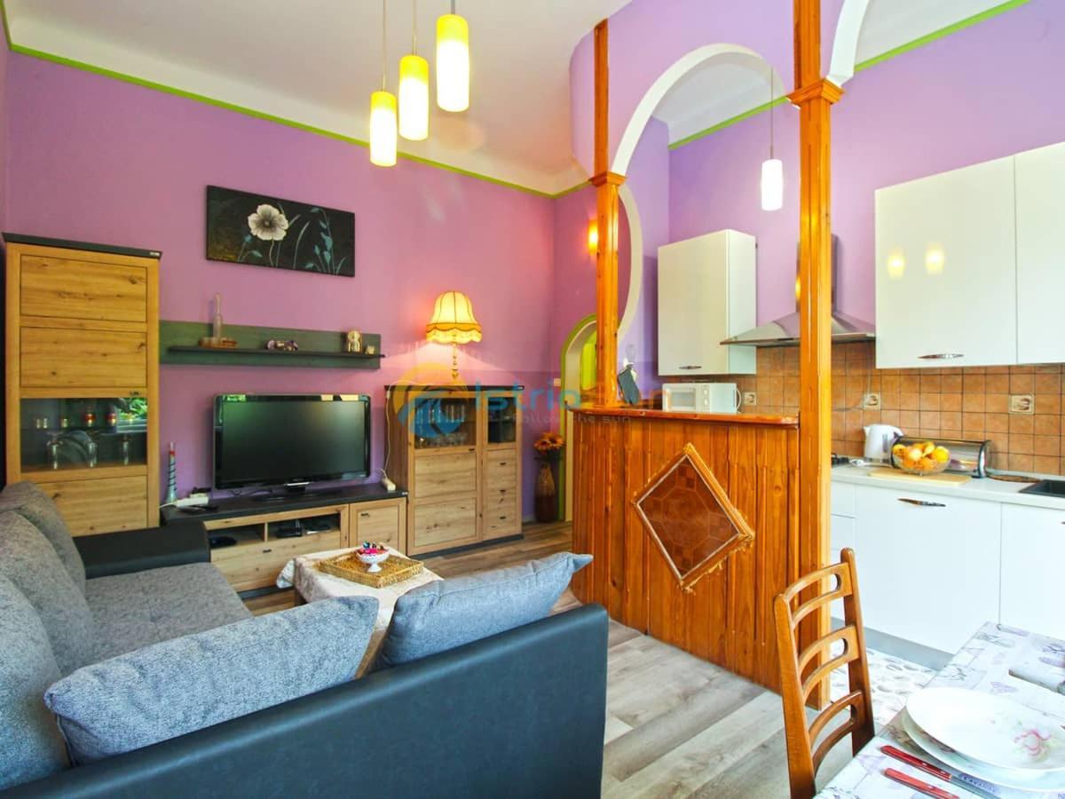 Studio Apartman Lea Pula Exterior foto
